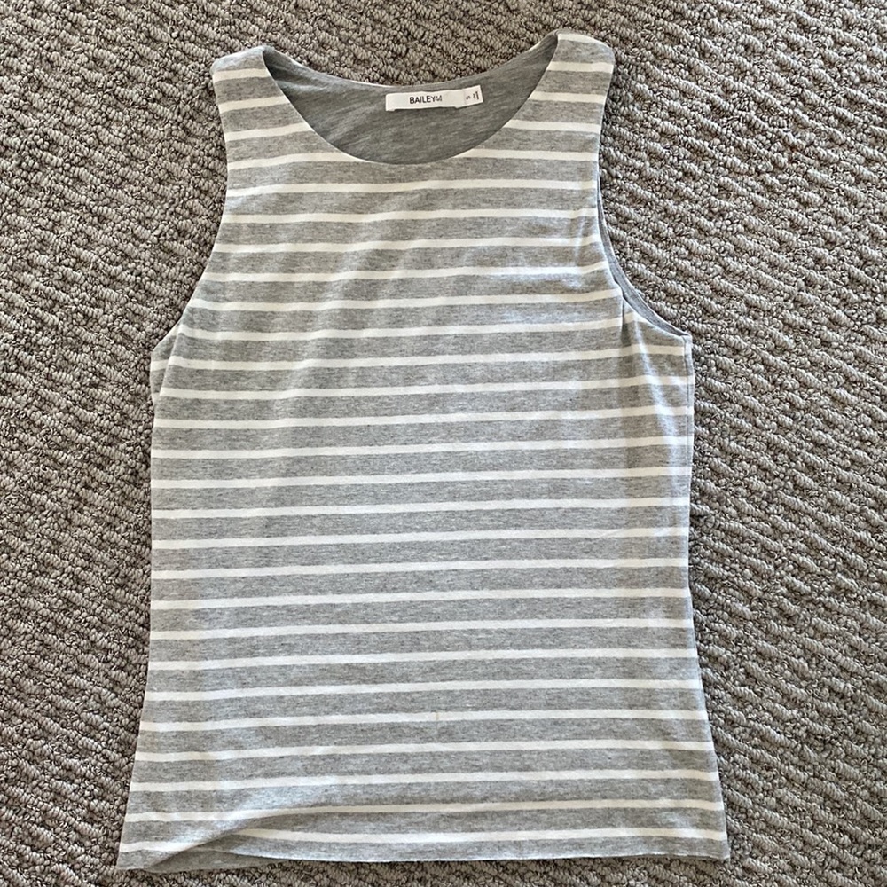 Matching Skirt & Tank - Picture 3 of 7